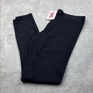 Savage X Fenty Black Leggings with Scalloped Waistband